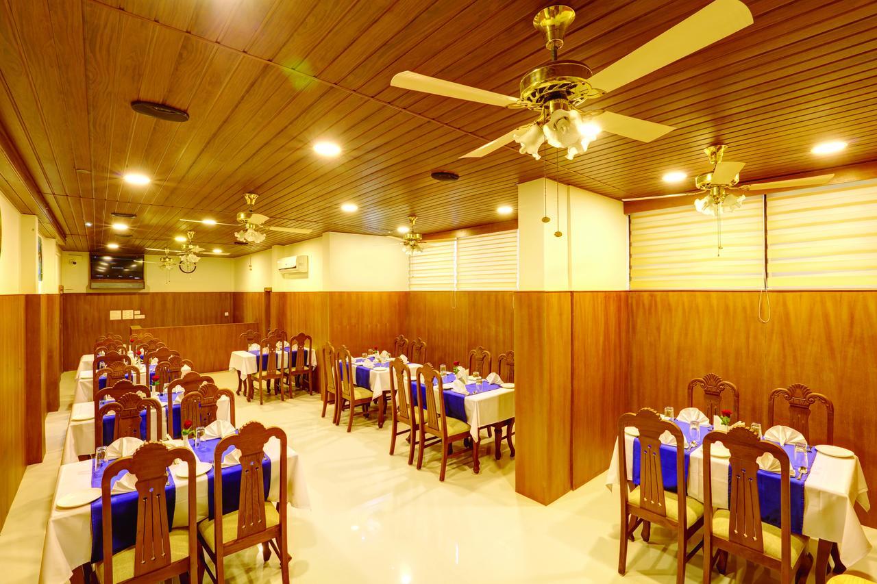 Hotel Floral Park Kottayam Exteriör bild