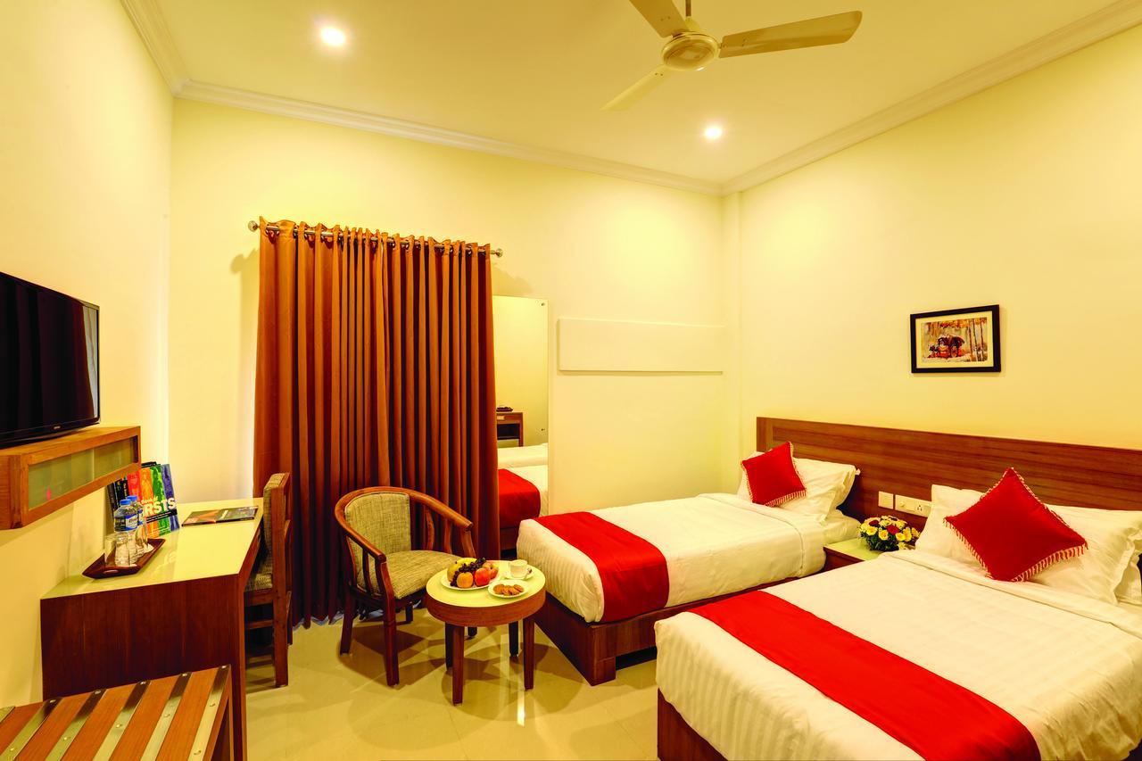 Hotel Floral Park Kottayam Exteriör bild