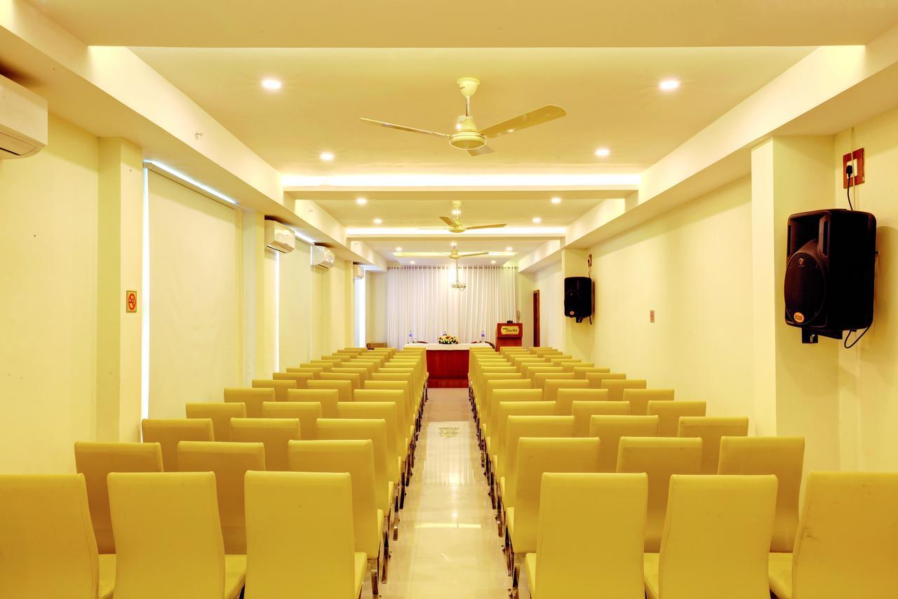 Hotel Floral Park Kottayam Exteriör bild