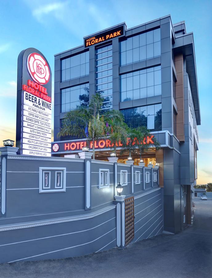 Hotel Floral Park Kottayam Exteriör bild